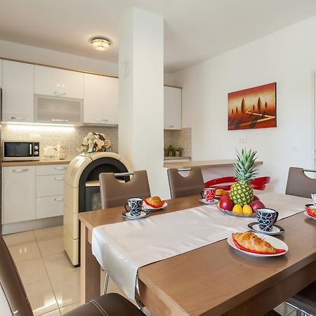 Apartment Klara Биоград-на-Мору Экстерьер фото