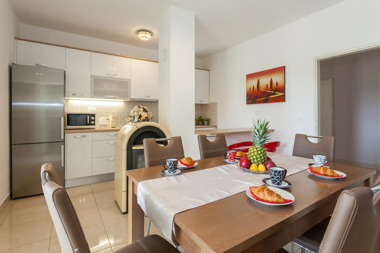 Apartment Klara Биоград-на-Мору Экстерьер фото